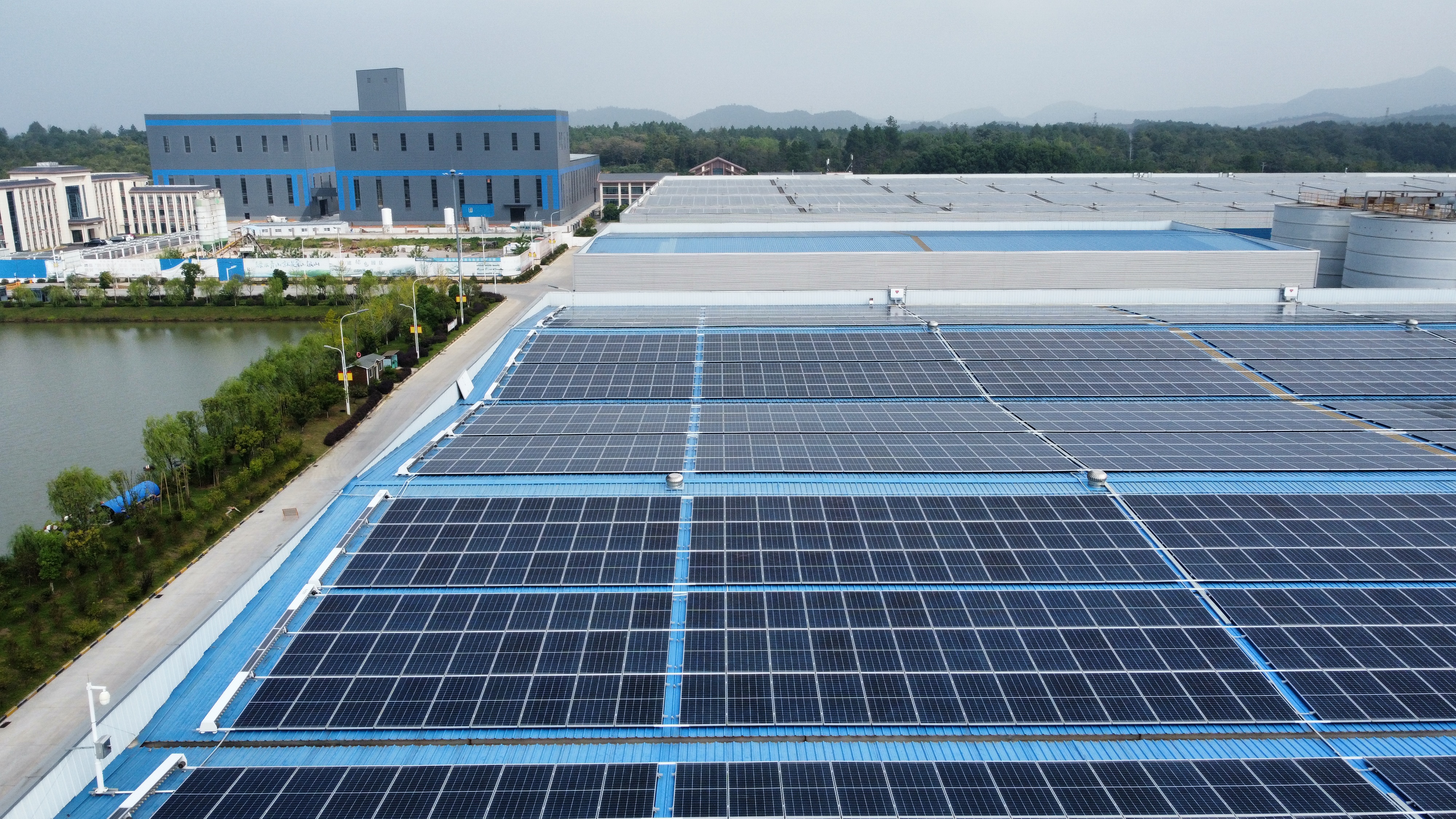 智能清扫“上岗” | 池州汇成清扫机器人完成批量交付!